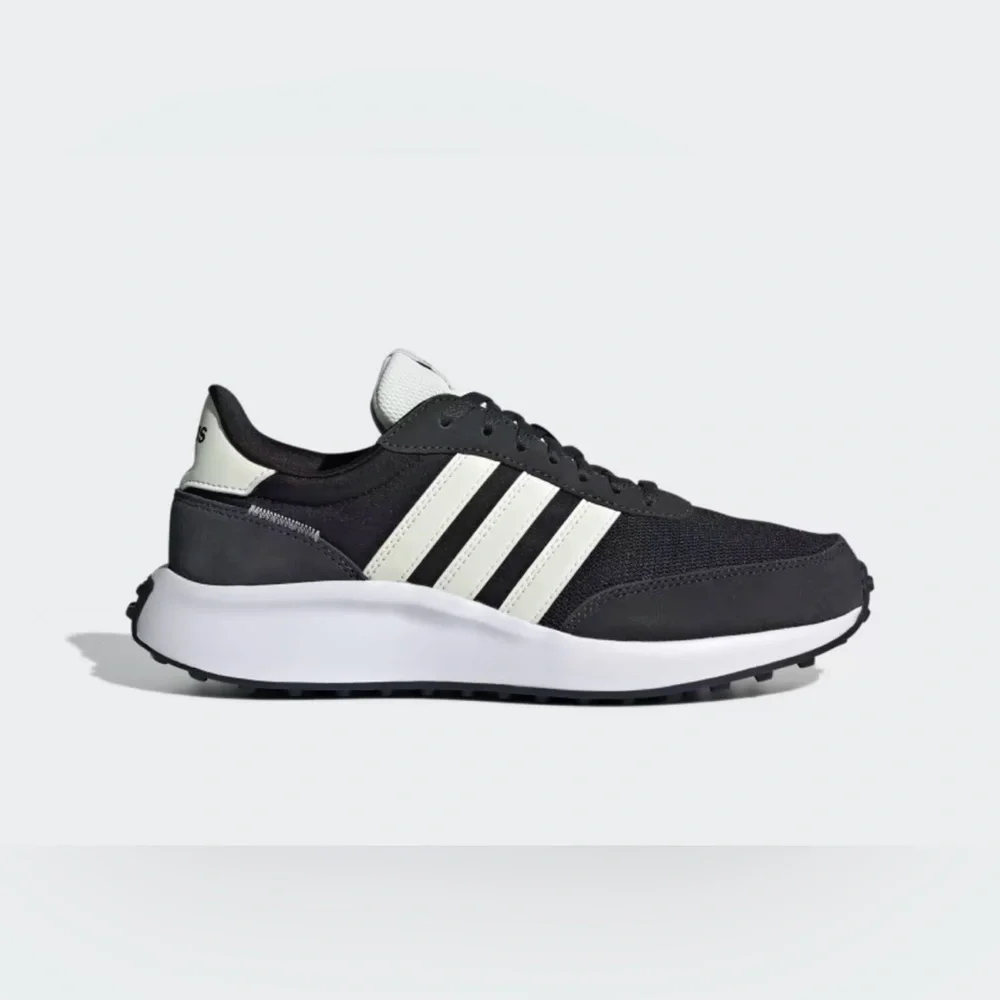 Adidas Run 70s women’s shoes NWT size 9.5 - Picture 2 of 7